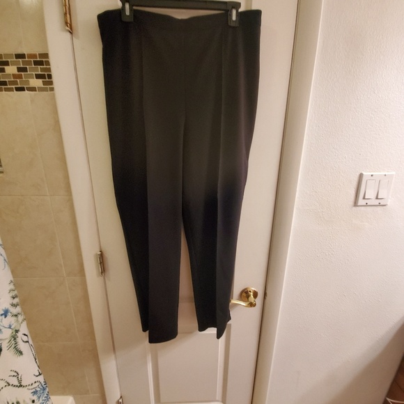 Black pants - Picture 2 of 4